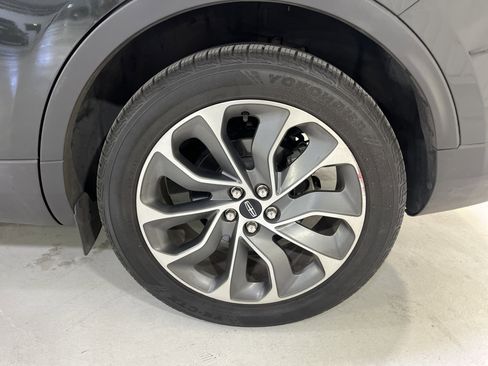 Used 2022 Lincoln Nautilus Reserve w/ Equipment Group 201A image 7