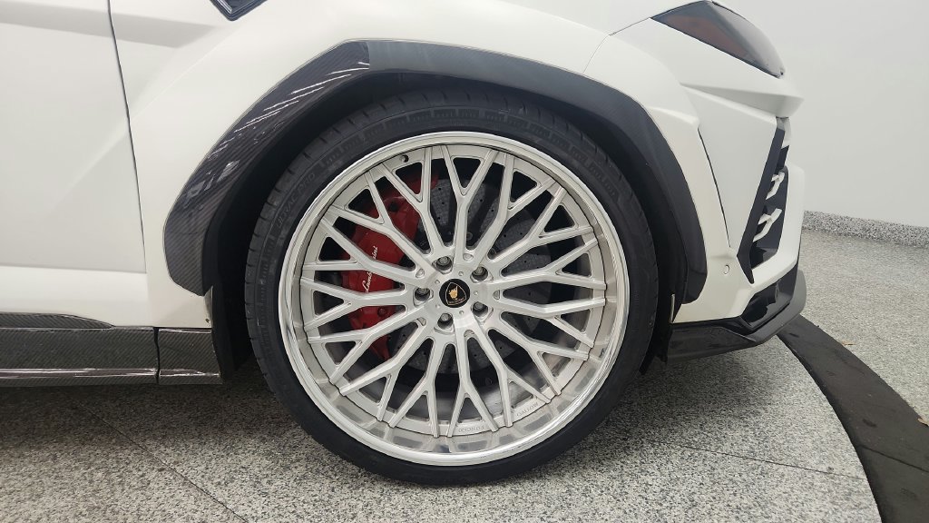 Used 2019 Lamborghini Urus AWD/4WD image 20