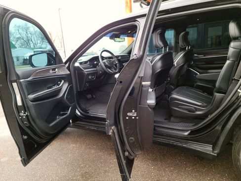 Used 2021 Jeep Grand Cherokee L Overland w/ Advanced Protech Group III image 7