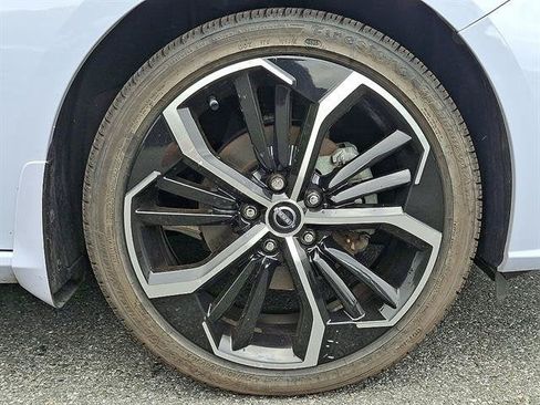 Certified 2023 Nissan Altima 2.5 SR AWD/4WD image 9