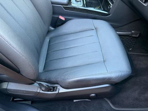 Used 2010 Mercedes-Benz E 550 Sedan image 50