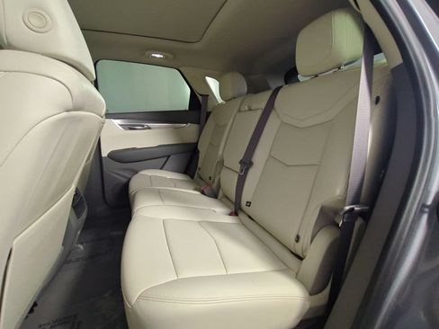 Used 2022 Cadillac XT5 Premium Luxury FWD image 16