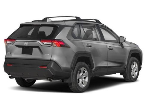 Used 2022 Toyota RAV4 XLE w/ Convenience Package FWD image 11