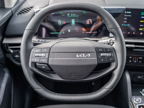 New 2026 Kia Sportage LX FWD image 44