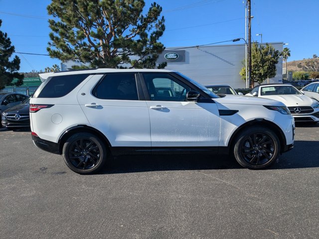 Used 2020 Land Rover Discovery Landmark AWD/4WD image 4