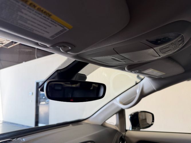 Used 2024 Chrysler Pacifica Limited FWD image 25