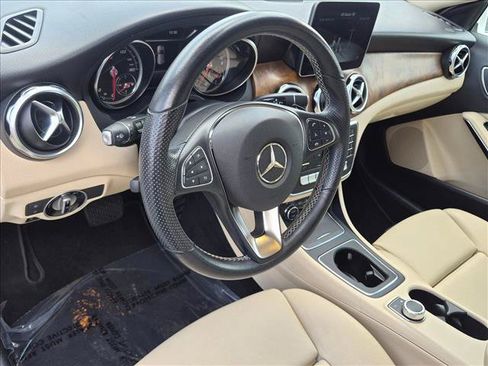 Used 2019 Mercedes-Benz GLA 250 image 10