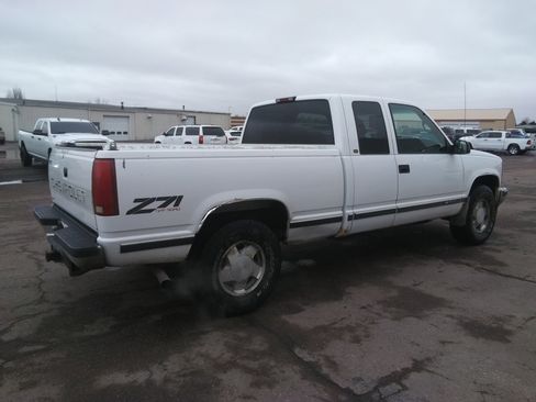 Used 1997 Chevrolet Silverado 1500 4x4 Extended Cab w/ Preferred Equipment Group 2 image 5