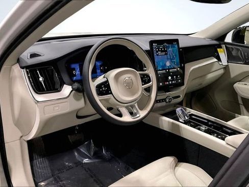 New 2026 Volvo XC60 B5 Ultra w/ Protection Package Premier image 10