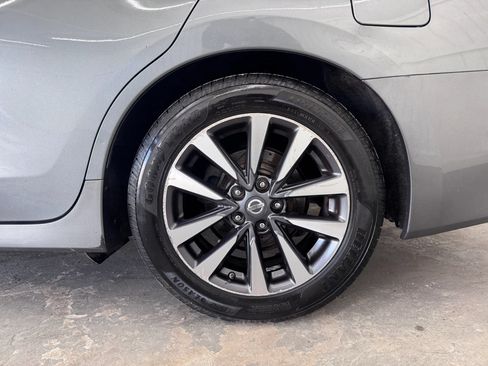 Used 2017 Nissan Altima 2.5 SL FWD image 14