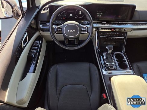 Used 2024 Kia Carnival SX Prestige image 8