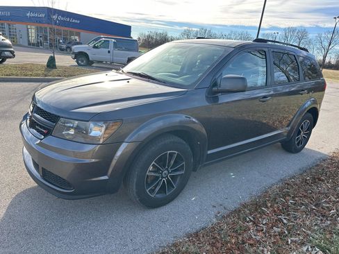 Used 2018 Dodge Journey SE w/ Popular Equipment Group image 4