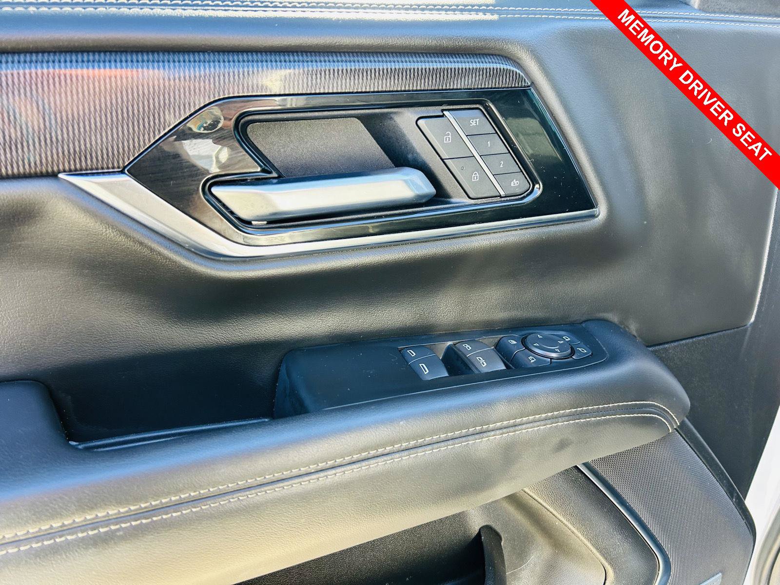Used 2025 GMC Yukon Elevation AWD/4WD image 19
