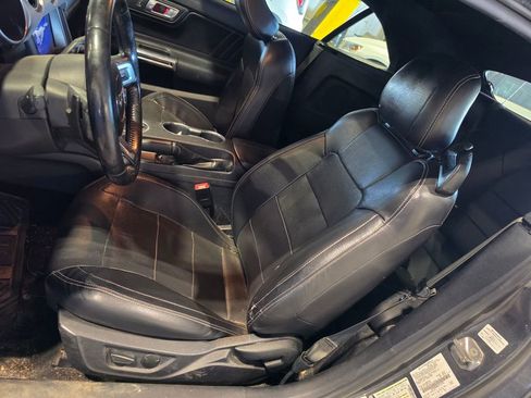 Used 2020 Ford Mustang Premium RWD image 6