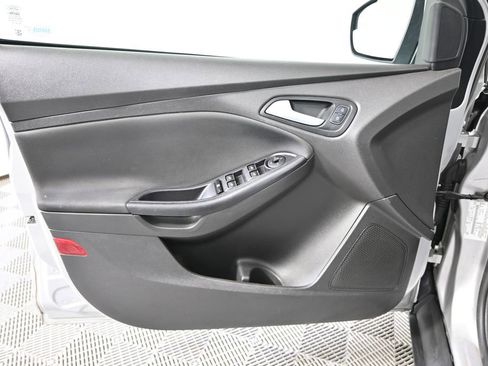 Used 2017 Ford Focus SE FWD image 18