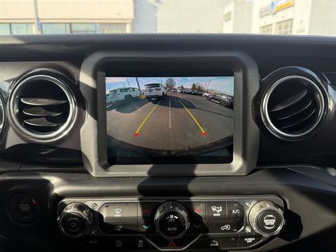 Used 2022 Jeep Wrangler Unlimited Sahara image 31