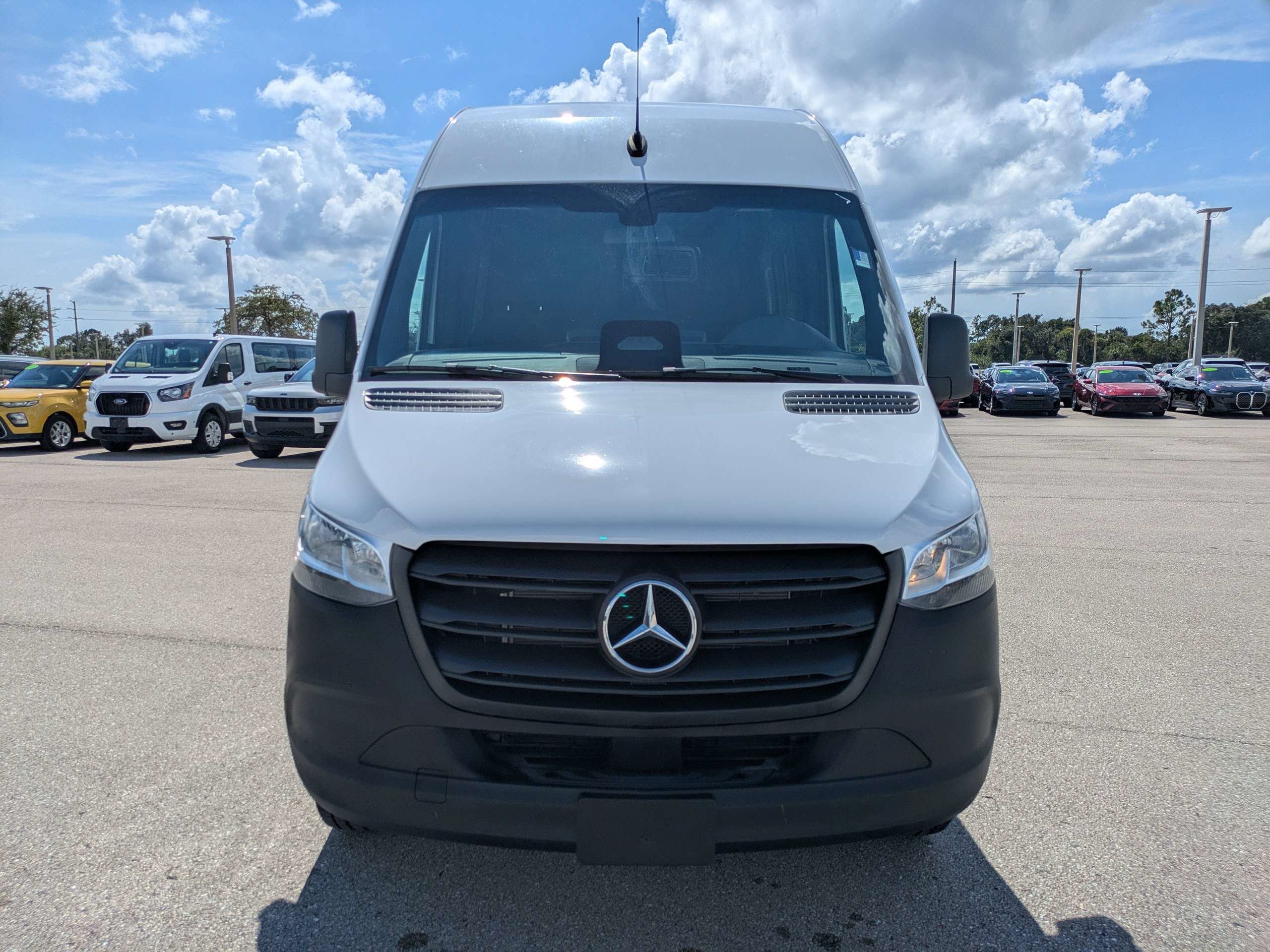 Used 2025 Mercedes-Benz Sprinter 2500 image 12