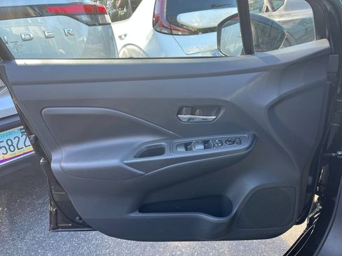 Used 2025 Nissan Versa SV FWD image 15