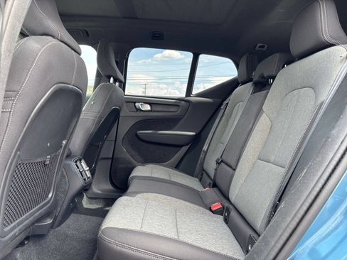 Used 2024 Volvo XC40 B5 Core AWD/4WD image 28