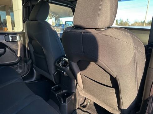 Certified 2021 Jeep Wrangler Unlimited Sport image 38