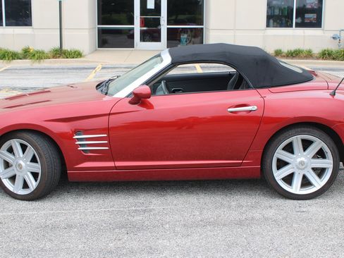 Used 2005 Chrysler Crossfire Limited RWD image 6