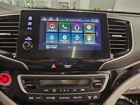 Used 2019 Honda Pilot Elite image 16