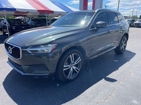 Used 2018 Volvo XC60 T6 Momentum w/ Vision Package AWD/4WD image 6