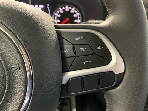 Used 2018 Jeep Renegade Latitude image 31