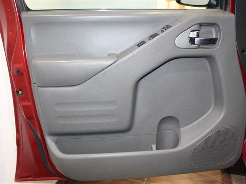 Used 2019 Nissan Frontier SV image 25