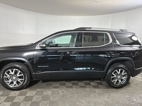 Used 2022 GMC Acadia SLE w/ LPO, Cargo Package AWD/4WD image 5