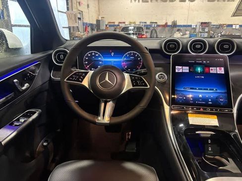 New 2026 Mercedes-Benz GLC 300 4MATIC image 2