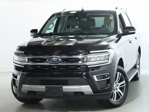 Used 2023 Ford Expedition Limited image 3