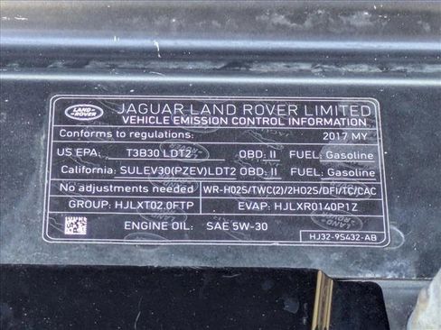 Used 2017 Land Rover Discovery Sport HSE image 25