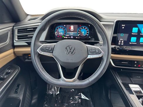 Used 2024 Volkswagen Atlas Cross Sport SE FWD image 12
