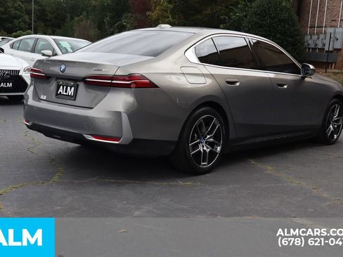 Used 2024 BMW i5 eDrive40i w/ Convenience Package image 5