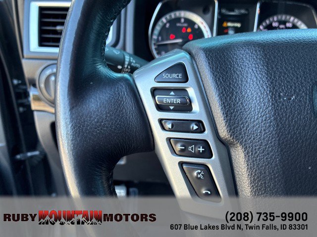 Used 2018 Nissan Titan SV w/ SV Convenience Package AWD/4WD image 17