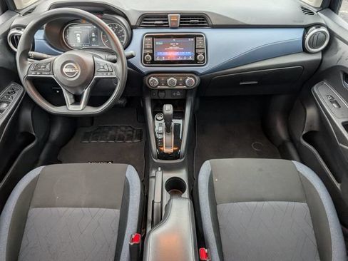 Used 2025 Nissan Versa SV FWD image 5