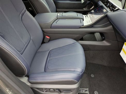 New 2026 INFINITI QX80 4WD w/ Sport Exterior Package image 33