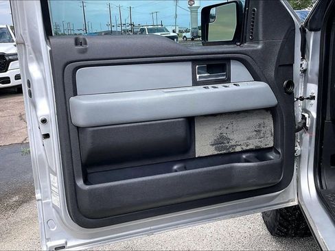 Used 2013 Ford F150 XLT w/ XLT Chrome Pkg image 16