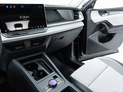 New 2026 Volkswagen Tiguan SE AWD/4WD image 23