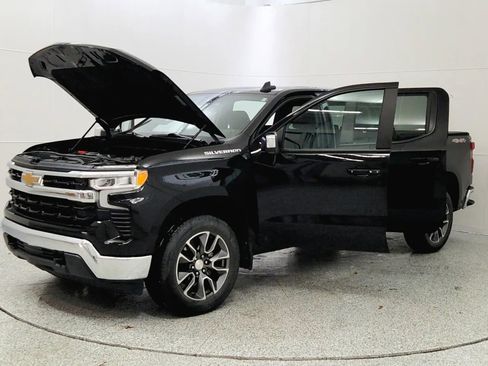 Used 2022 Chevrolet Silverado 1500 LT image 10