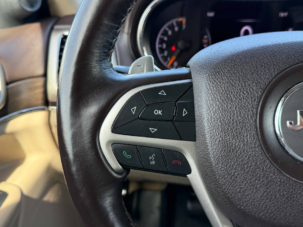 Used 2017 Jeep Grand Cherokee Overland AWD/4WD image 36
