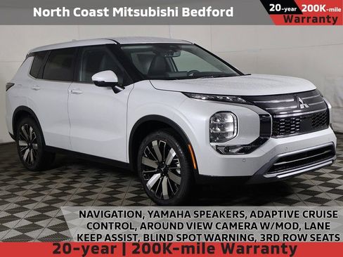 New 2026 Mitsubishi Outlander SE FWD image 1
