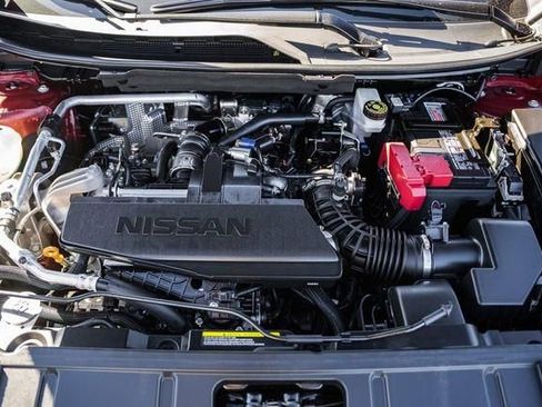 Used 2025 Nissan Rogue S image 18