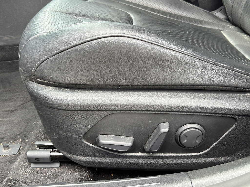 Certified 2024 Hyundai Elantra Limited FWD image 16