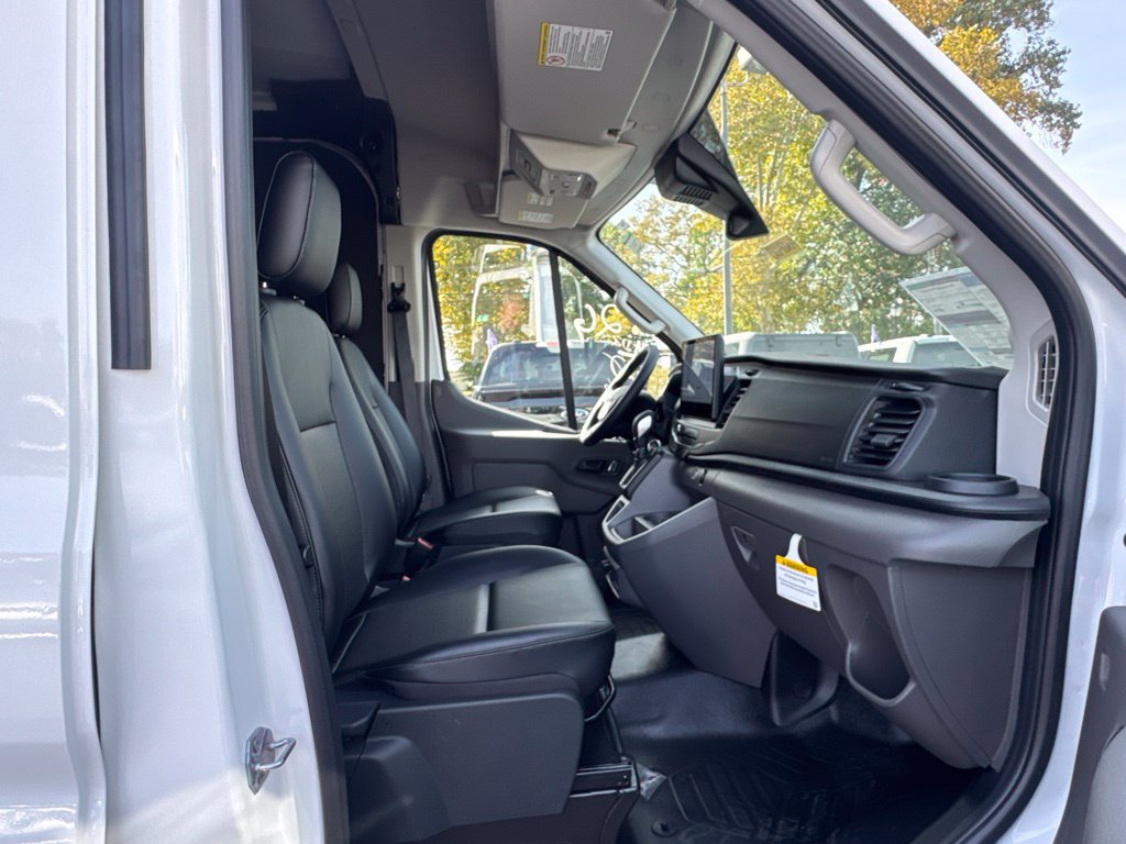 New 2027 Ford Transit 250 148 Medium Roof w/ Load Area Protection Package RWD image 15