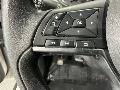 Used 2020 Nissan Rogue S image 10