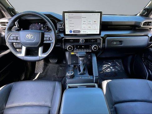 Used 2025 Toyota 4Runner Limited AWD/4WD image 28