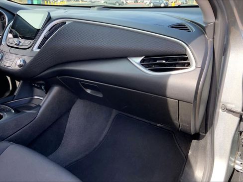 Used 2024 Chevrolet Malibu LT image 19