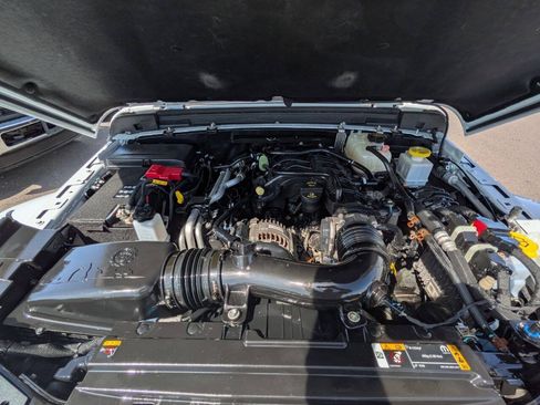 Used 2022 Jeep Gladiator High Altitude AWD/4WD image 29